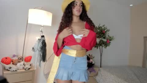 Snapshot of amy_sweetheat__ chatting on 10-30-25, 01:23 Amely online show from 10-30-25, 01:23