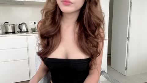 Snapshot of amyalwayshere chatting on 04-23-26, 02:19 girl next door named Amy online show from 04-23-26, 02:19