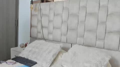 Amy Cortes online show from 10-24-25, 07:21