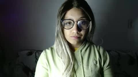 amycosplay99 online show from 01-01-25, 11:05