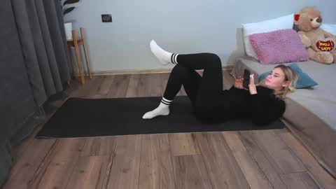 amymilson online show from 12-04-24, 06:28