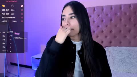 Snapshot of amyolimpo chatting on 02-18-25, 04:15 Amy ... Nice to meet u   thumb up me please its important online show from 02-18-25, 04:15