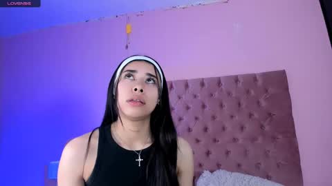 Snapshot of amyolimpo chatting on 02-24-25, 01:24 Amy ... Nice to meet u   thumb up me please its important online show from 02-24-25, 01:24