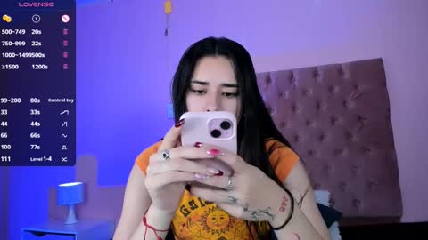 Snapshot of amyolimpo chatting on 03-03-25, 04:58 Amy ... Nice to meet u   thumb up me please its important online show from 03-03-25, 04:58