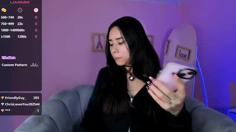 Snapshot of amyolimpo chatting on 03-05-25, 04:45 Amy ... Nice to meet u   thumb up me please its important online show from 03-05-25, 04:45