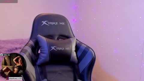 Snapshot of amypond__ chatting on 10-24-25, 10:33 Amy online show from 10-24-25, 10:33