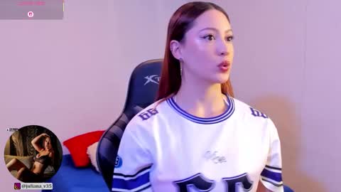 Snapshot of amypond__ chatting on 01-12-26, 06:24 Amy online show from 01-12-26, 06:24