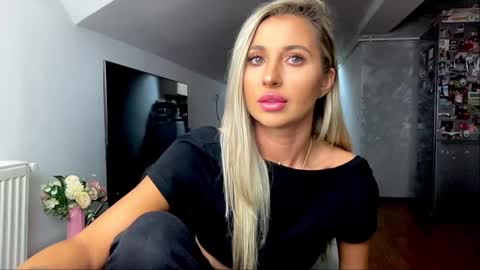 amyroberta92 online show from 12-31-24, 10:04