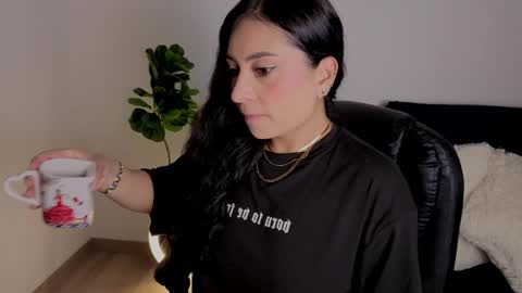 Aleja  online show from 11-16-25, 08:42