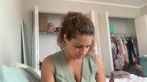 Amy Smilez online show from 10-08-25, 01:31