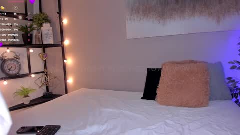 Snapshot of amyw0w chatting on 01-09-25, 01:02 IG amyw0w online show from 01-09-25, 01:02