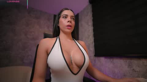 AMY WALKER online show from 12-14-25, 09:03