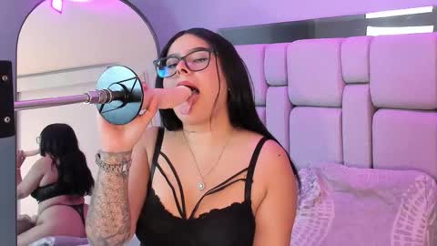 amywhitte_ online show from 12-04-25, 07:55