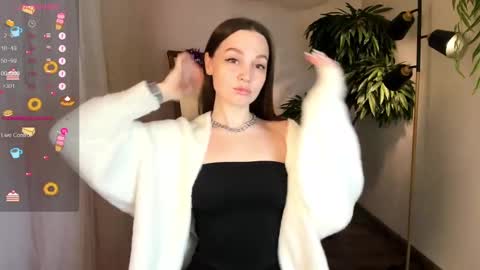 Snapshot of an6elica chatting on 01-03-25, 02:10 Angie online show from 01-03-25, 02:10