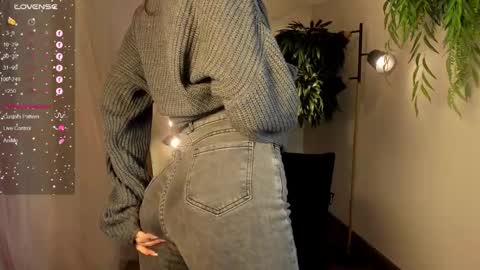 Snapshot of an6elica chatting on 02-03-25, 02:58 Angie online show from 02-03-25, 02:58