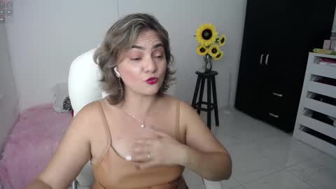  Ana  online show from 02-10-25, 11:02