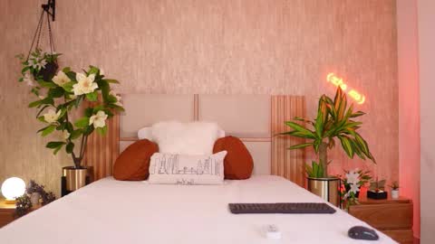 Ana  online show from 09-13-25, 03:39