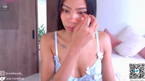 Snapshot of ana_moretti chatting on 02-20-26, 04:07 ana_moretti online show from 02-20-26, 04:07