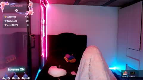 Ana Ricciardi online show from 11-22-25, 04:55