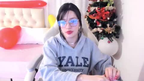 Im anna but you can call me as you want online show from 11-28-25, 10:34