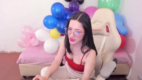 Im anna but you can call me as you want online show from 02-11-26, 10:26