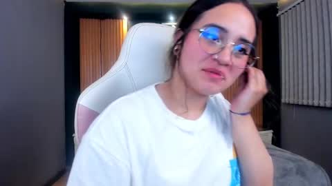 Ana online show from 02-07-25, 01:47