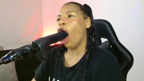 anabel alice gandara  online show from 03-11-25, 07:37