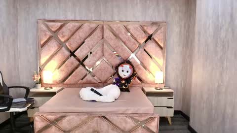 HI I AM ANABELL online show from 10-18-25, 07:36