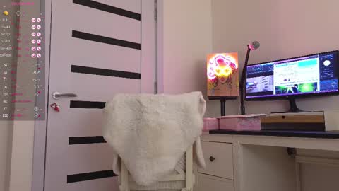 Snapshot of anabelle_wet chatting on 03-11-25, 03:02 Annie  online show from 03-11-25, 03:02