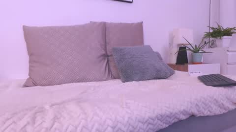 Snapshot of anah_ chatting on 10-18-25, 12:35 IG Soyanah  online show from 10-18-25, 12:35