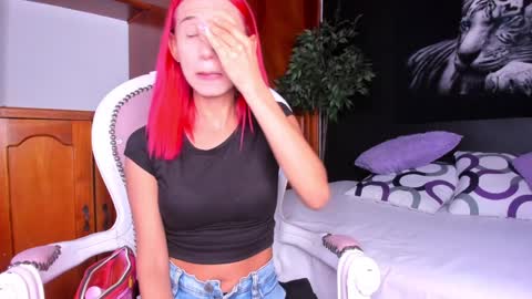 Anahi online show from 01-21-25, 02:33