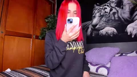 Anahi online show from 02-18-25, 02:49