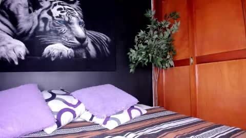 Anahi online show from 09-11-25, 04:45