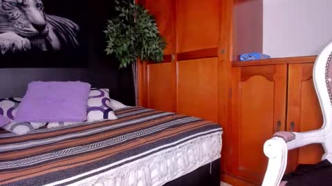 Anahi online show from 09-24-25, 02:59