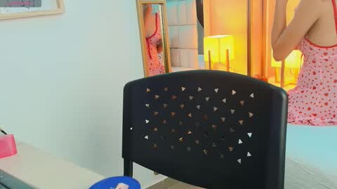 Anahi  online show from 12-13-25, 07:53