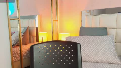 Anahi  online show from 01-14-26, 07:41