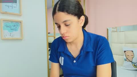 Anahi  online show from 03-22-26, 11:35