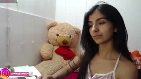 Snapshot of anahibrowns95 chatting on 10-25-25, 03:36 Anahi Browns online show from 10-25-25, 03:36