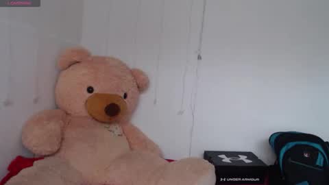 Anahi Browns online show from 02-02-26, 06:39