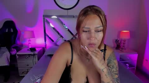 Anah Jones online show from 12-01-25, 08:03