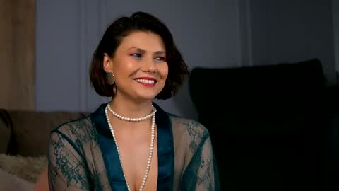 Snapshot of anaisleblanc chatting on 01-24-25, 11:15 Anais online show from 01-24-25, 11:15