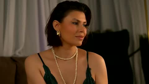 Snapshot of anaisleblanc chatting on 03-10-25, 05:11 Anais online show from 03-10-25, 05:11