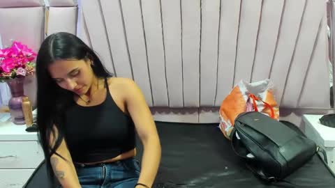 AbbyAndAntonela online show from 01-02-25, 10:11