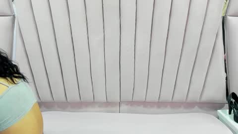 AbbyAndAntonela online show from 01-26-25, 01:04