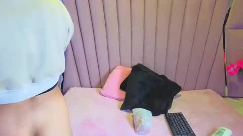 AbbyAndAntonela online show from 12-02-25, 11:04