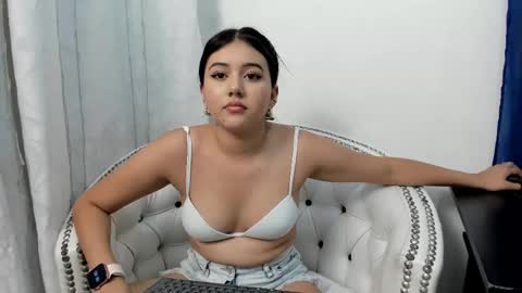 analia18  online show from 02-25-25, 01:28