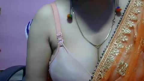 Snapshot of anamika794088 chatting on 12-08-24, 04:28 anamika794088 online show from 12-08-24, 04:28