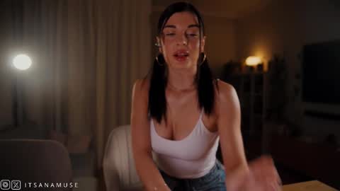 Snapshot of anamuse chatting on 01-18-26, 08:56 Ana online show from 01-18-26, 08:56