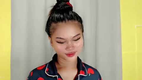 Snapshot of anaruru_ chatting on 12-12-24, 07:52 ANA online show from 12-12-24, 07:52