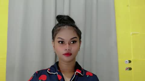 Snapshot of anaruru_ chatting on 12-23-24, 05:39 ANA online show from 12-23-24, 05:39